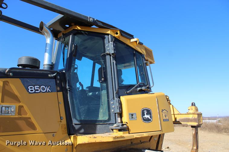image for item EC9349 2013 John Deere 850K dozer