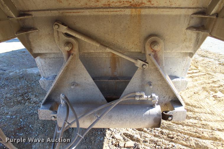 image for item EC9351 2001 CPS DP bottom dump trailer