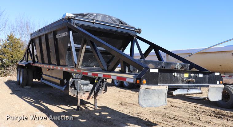 image for item EC9352 2015 Tecumseh TRA/RBV bottom dump trailer