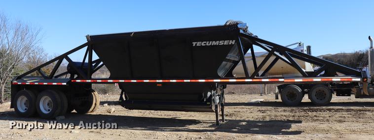 image for item EC9352 2015 Tecumseh TRA/RBV bottom dump trailer