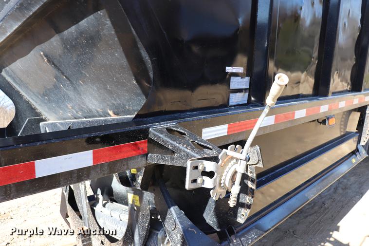 image for item EC9352 2015 Tecumseh TRA/RBV bottom dump trailer