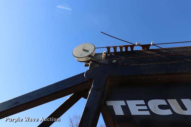 image for item EC9352 2015 Tecumseh TRA/RBV bottom dump trailer