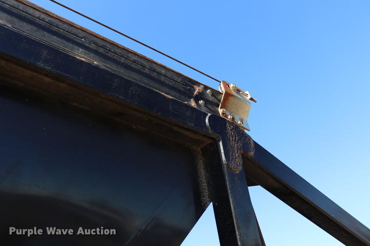 image for item EC9352 2015 Tecumseh TRA/RBV bottom dump trailer