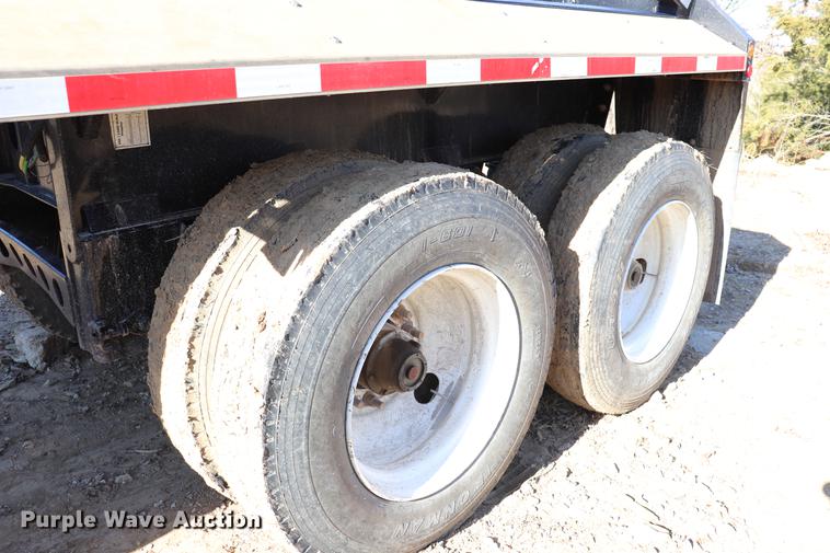 image for item EC9352 2015 Tecumseh TRA/RBV bottom dump trailer