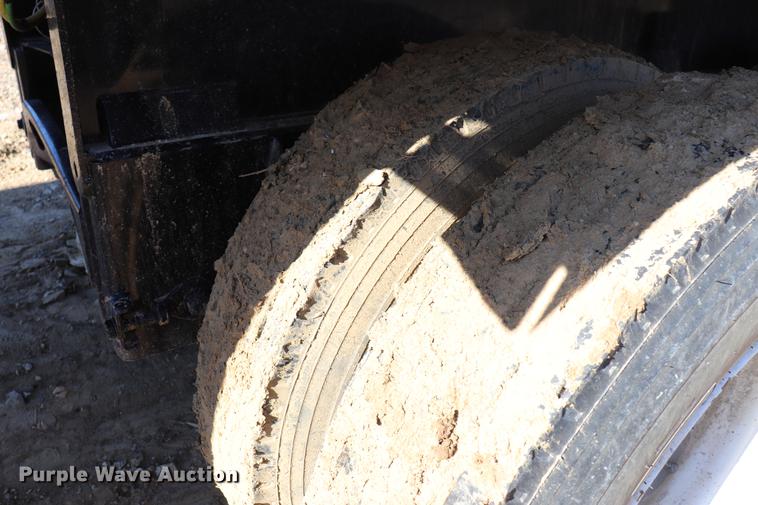 image for item EC9352 2015 Tecumseh TRA/RBV bottom dump trailer