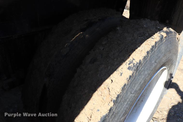 image for item EC9352 2015 Tecumseh TRA/RBV bottom dump trailer