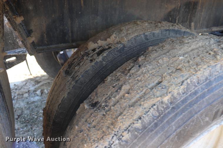 image for item EC9352 2015 Tecumseh TRA/RBV bottom dump trailer