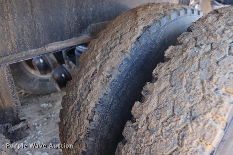 image for item EC9352 2015 Tecumseh TRA/RBV bottom dump trailer