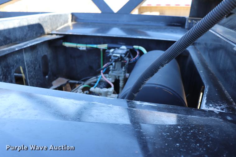 image for item EC9352 2015 Tecumseh TRA/RBV bottom dump trailer