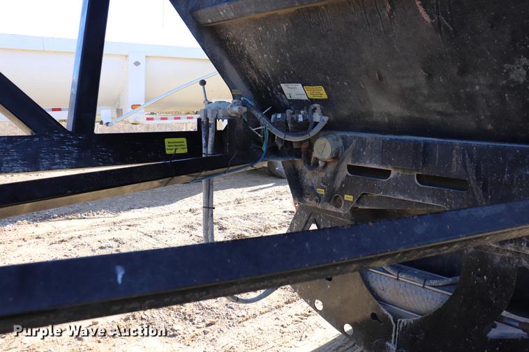 image for item EC9352 2015 Tecumseh TRA/RBV bottom dump trailer