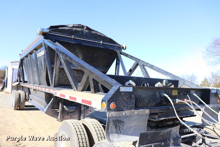 image for item EC9353 2015 Tecumseh TRA/REM bottom dump trailer