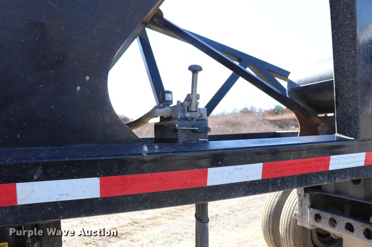 image for item EC9353 2015 Tecumseh TRA/REM bottom dump trailer