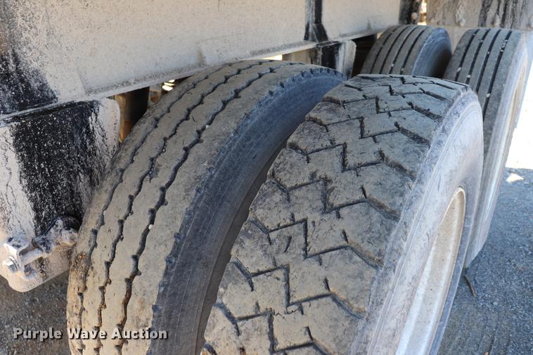 image for item EC9353 2015 Tecumseh TRA/REM bottom dump trailer