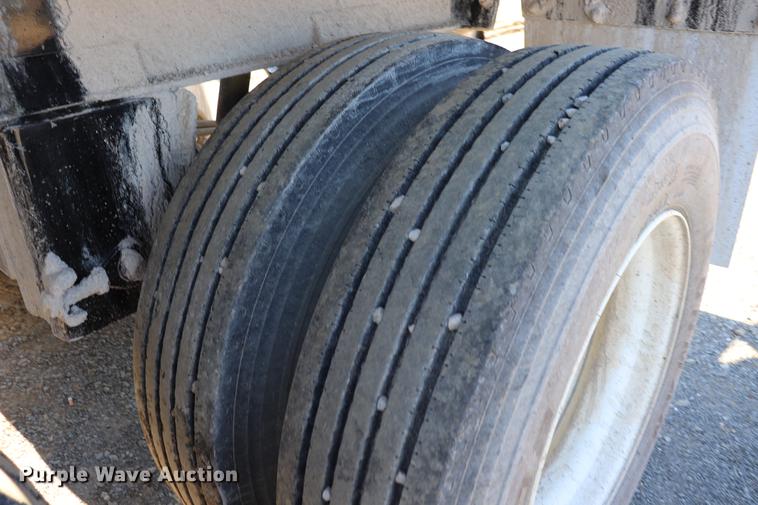 image for item EC9353 2015 Tecumseh TRA/REM bottom dump trailer