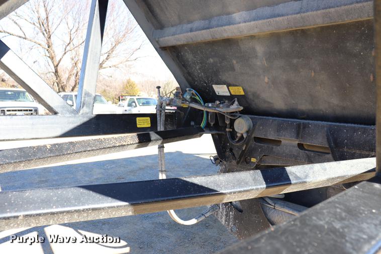 image for item EC9353 2015 Tecumseh TRA/REM bottom dump trailer