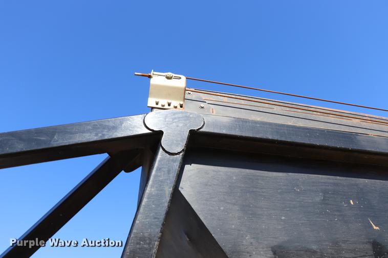 image for item EC9353 2015 Tecumseh TRA/REM bottom dump trailer