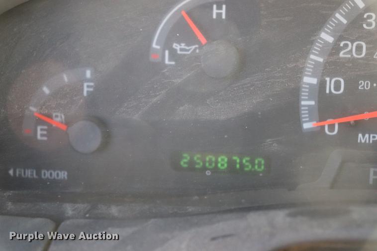 image for item EC9354 2003 Ford F150 pickup truck