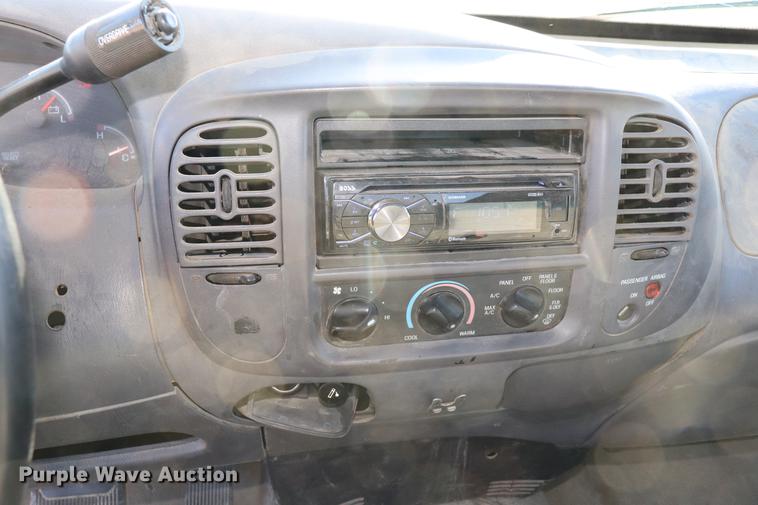 image for item EC9354 2003 Ford F150 pickup truck