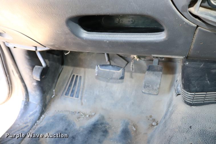 image for item EC9354 2003 Ford F150 pickup truck