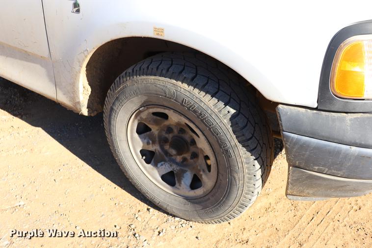 image for item EC9354 2003 Ford F150 pickup truck