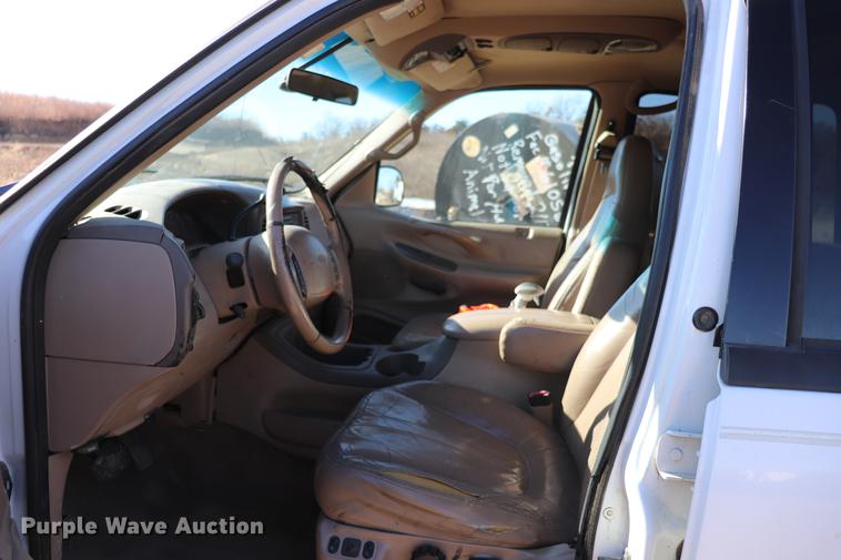 image for item EC9356 1999 Ford Expedition SUV