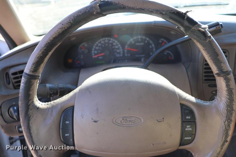 image for item EC9356 1999 Ford Expedition SUV
