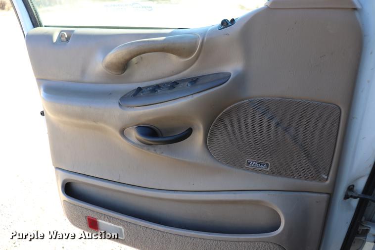 image for item EC9356 1999 Ford Expedition SUV