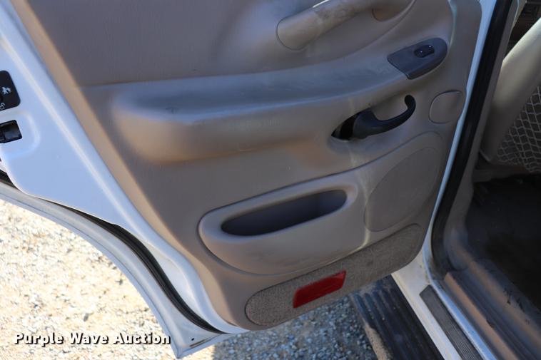 image for item EC9356 1999 Ford Expedition SUV
