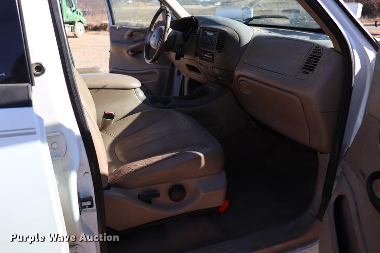 image for item EC9356 1999 Ford Expedition SUV