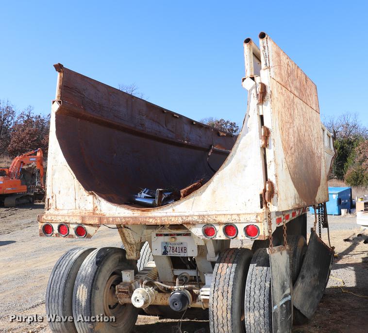 image for item EC9357 1980 Cook end dump trailer