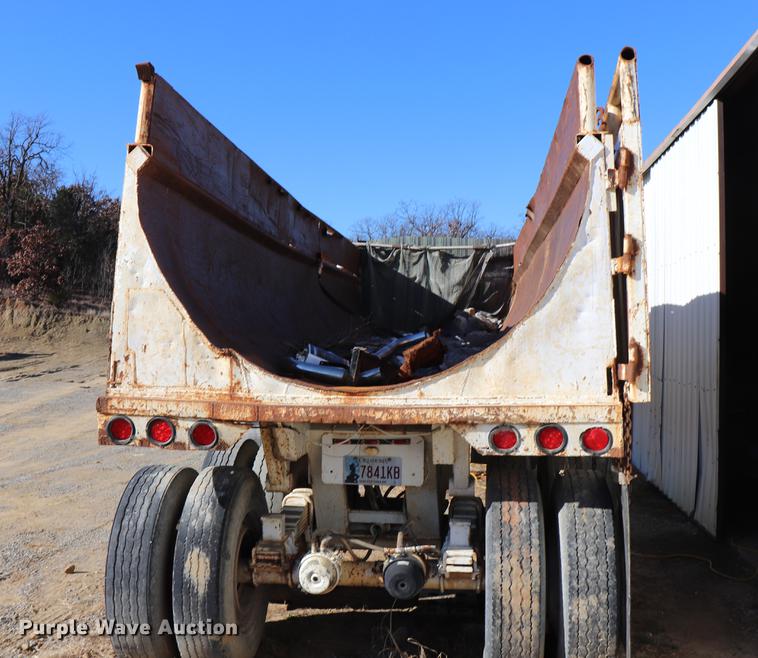 image for item EC9357 1980 Cook end dump trailer