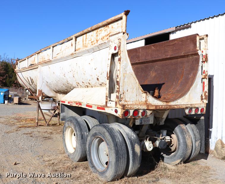 image for item EC9357 1980 Cook end dump trailer