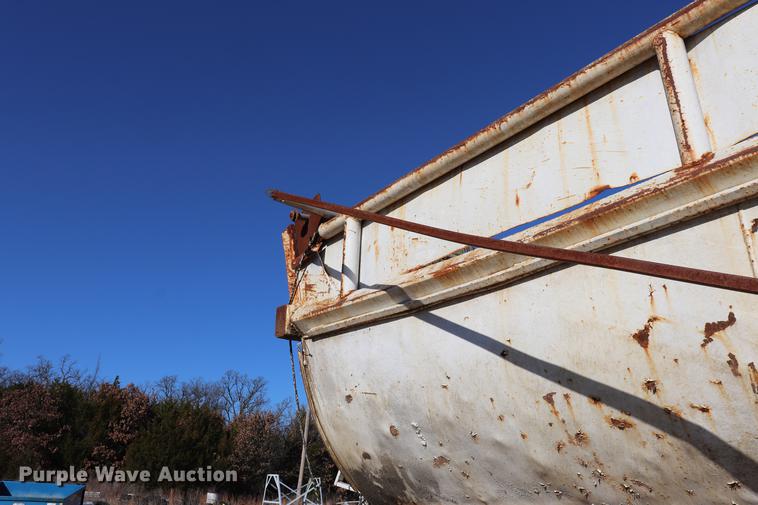 image for item EC9357 1980 Cook end dump trailer