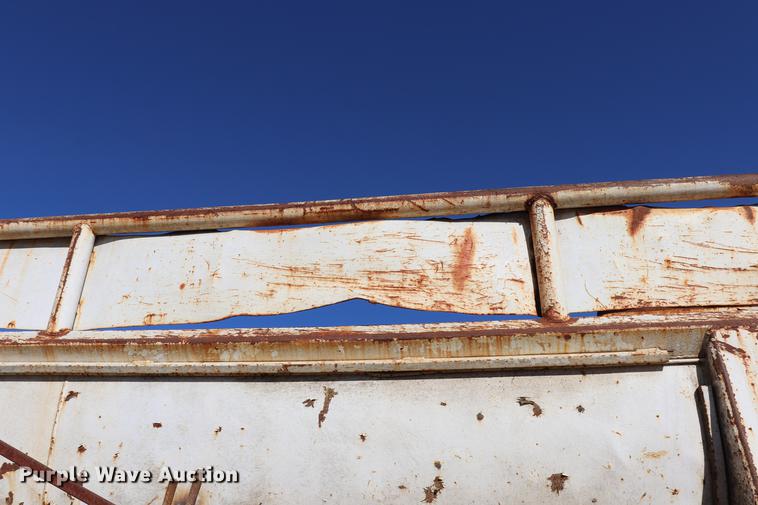 image for item EC9357 1980 Cook end dump trailer