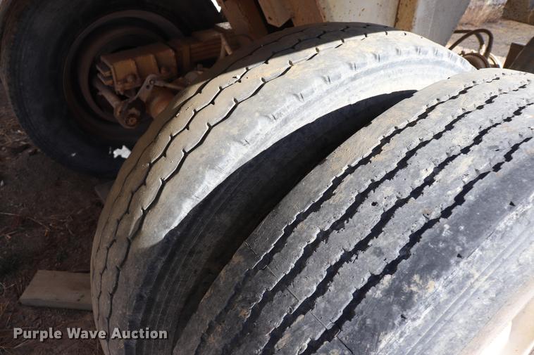 image for item EC9357 1980 Cook end dump trailer