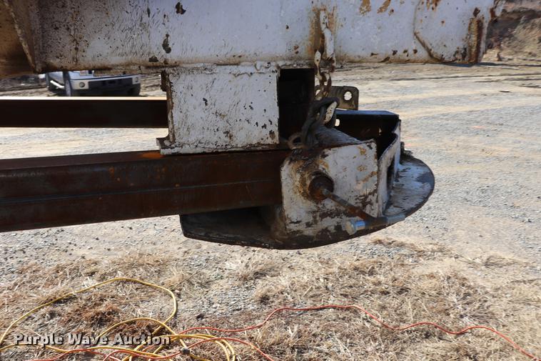 image for item EC9357 1980 Cook end dump trailer