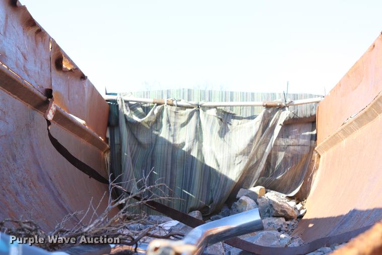 image for item EC9357 1980 Cook end dump trailer