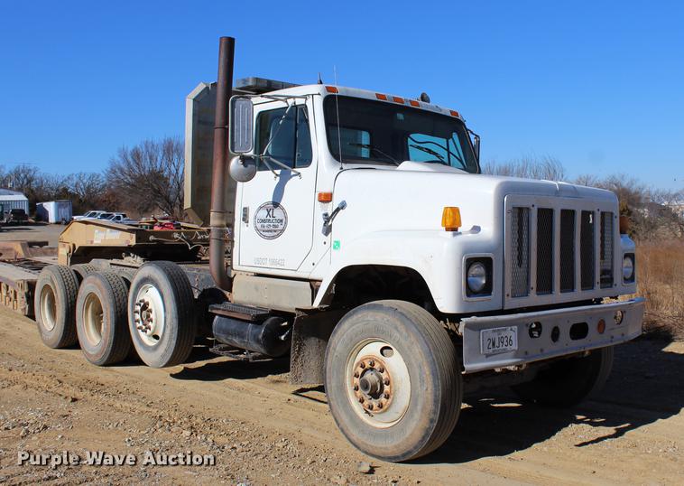 image for item EC9358 1998 International 2574 semi truck