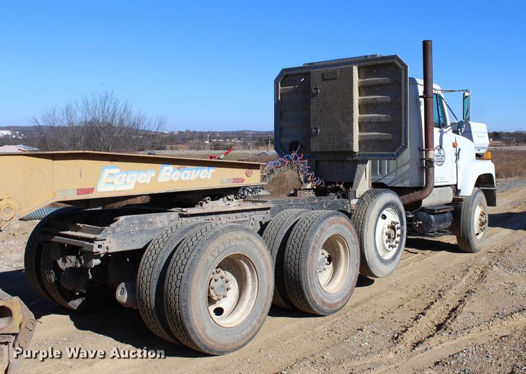 image for item EC9358 1998 International 2574 semi truck