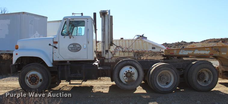 image for item EC9358 1998 International 2574 semi truck