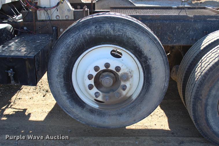 image for item EC9358 1998 International 2574 semi truck