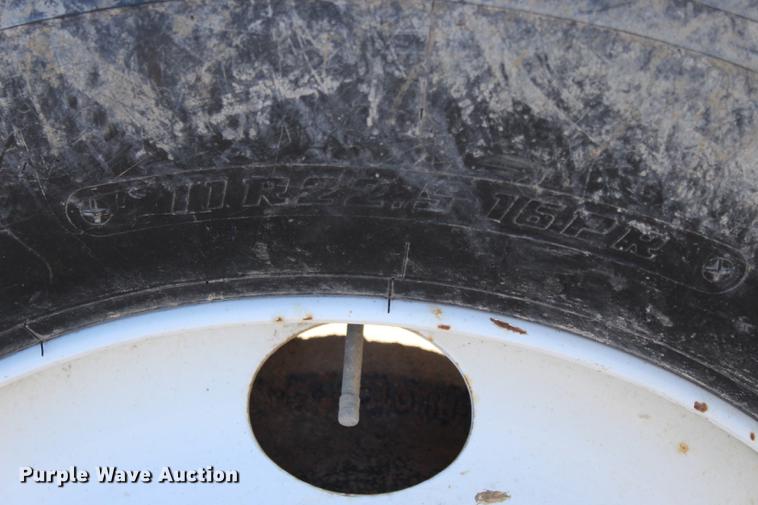 image for item EC9358 1998 International 2574 semi truck