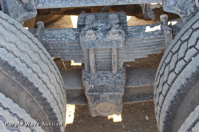 image for item EC9358 1998 International 2574 semi truck