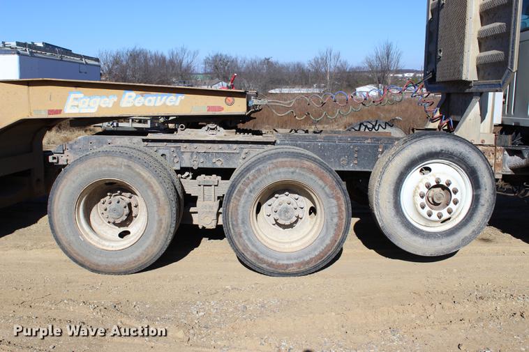 image for item EC9358 1998 International 2574 semi truck