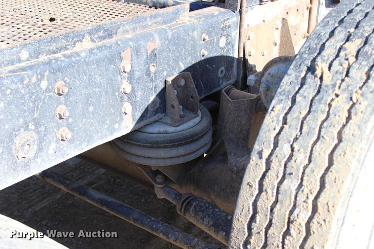 image for item EC9358 1998 International 2574 semi truck