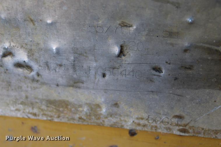 image for item EC9360 1998 Eager Beaver 50GSL lowboy equipment trailer