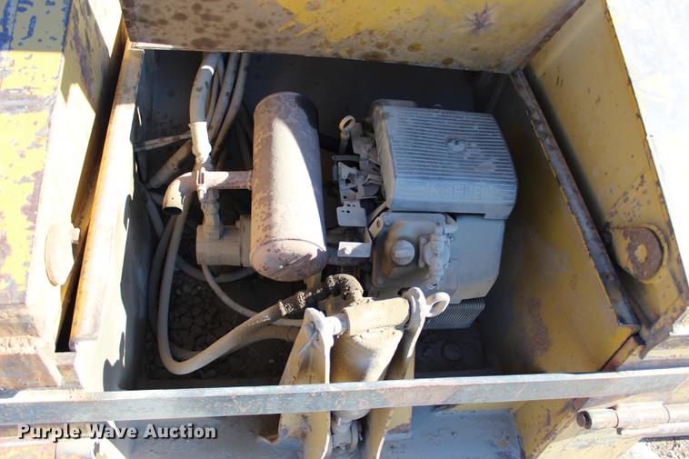 image for item EC9360 1998 Eager Beaver 50GSL lowboy equipment trailer