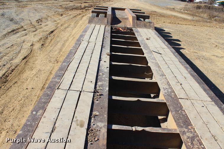 image for item EC9360 1998 Eager Beaver 50GSL lowboy equipment trailer