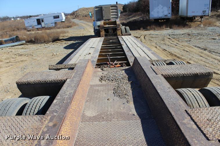 image for item EC9360 1998 Eager Beaver 50GSL lowboy equipment trailer