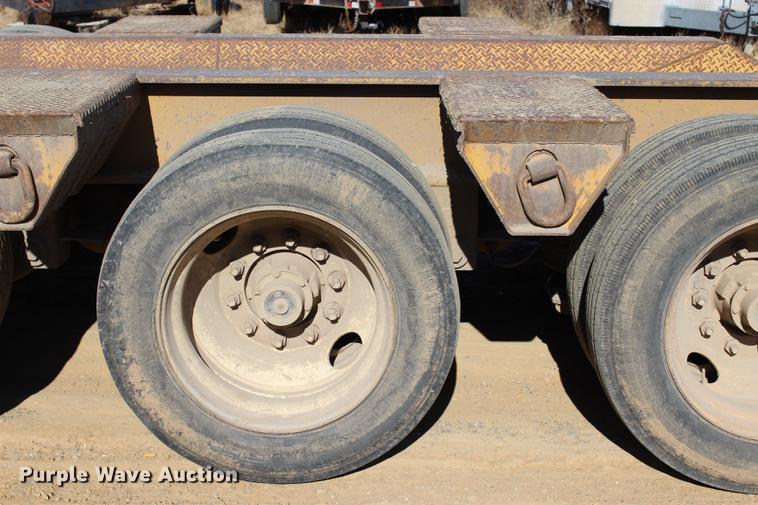 image for item EC9360 1998 Eager Beaver 50GSL lowboy equipment trailer